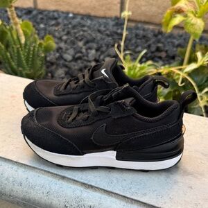 Nike Kids Black and White Sneakers